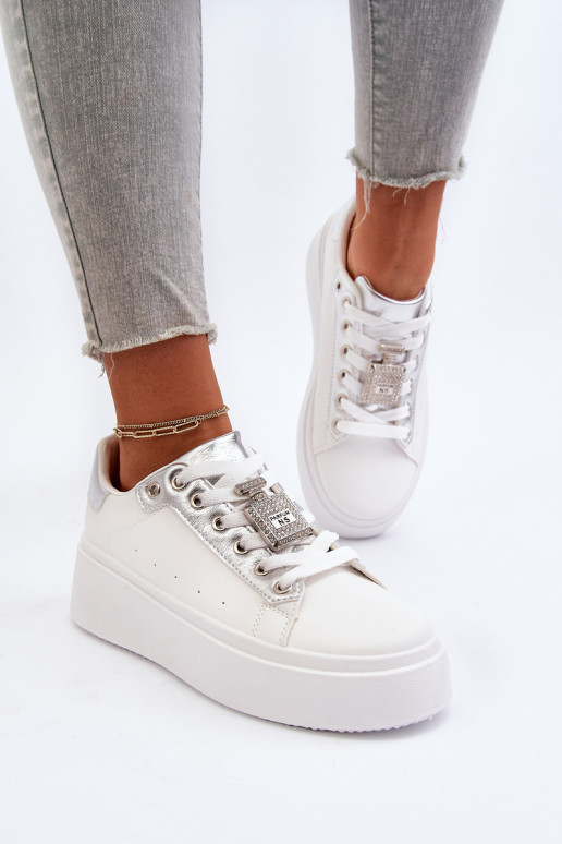 Chaussures modèle baskets avec ornements de couleur blanche Celedria