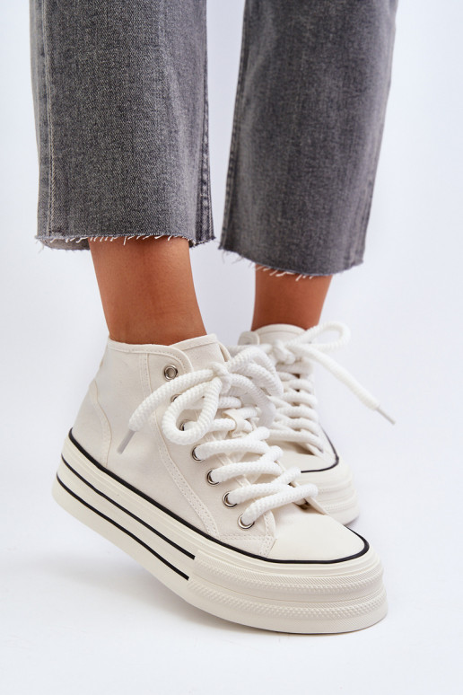 Casual schoenen met een platform in de witte kleur Aineri Casual schoenen met een platform in de witte kleur Aineri