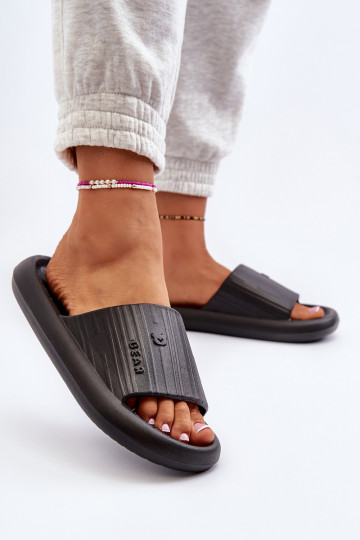 Chaussons Chaussons légers de couleur noire Fenicva