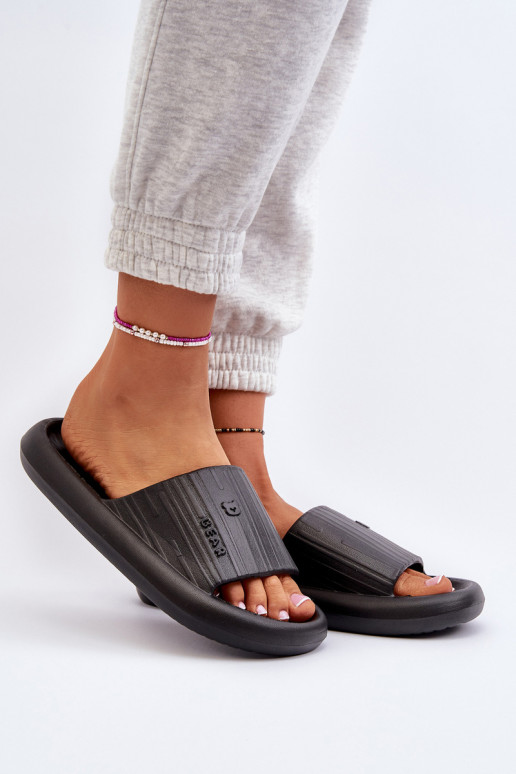 Chaussons Chaussons légers de couleur noire Fenicva