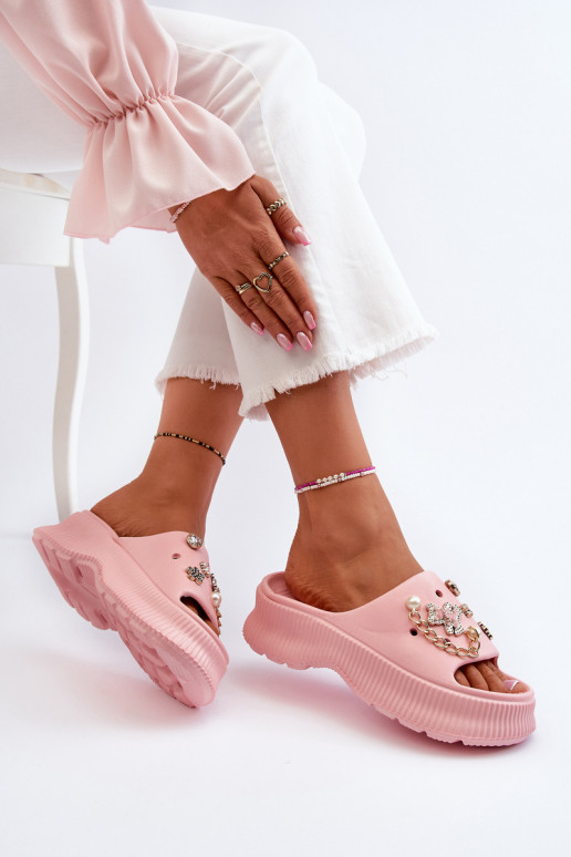 Chaussons légers avec de beaux détails en rose Afariana Chaussons légers avec de beaux détails en rose Afariana