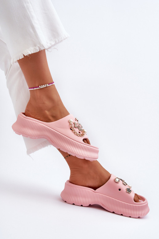 Chaussons légers avec de beaux détails en rose Afariana Chaussons légers avec de beaux détails en rose Afariana