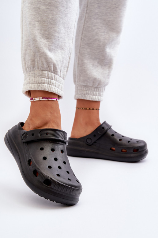 Chaussons légers de couleur noire Ilariana Chaussons légers de couleur noire Ilariana