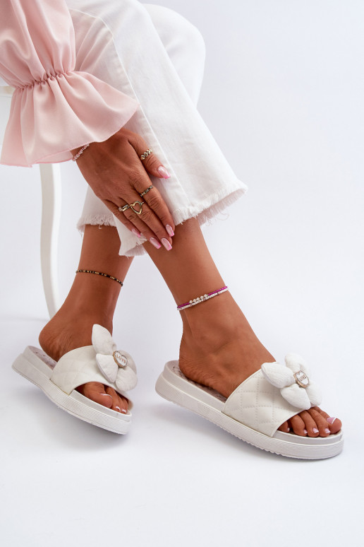 Chaussons pour femmes avec ornementsj Platformie couleur blanc Cedrella Chaussons pour femmes avec ornementsj Platformie couleur blanc Cedrella