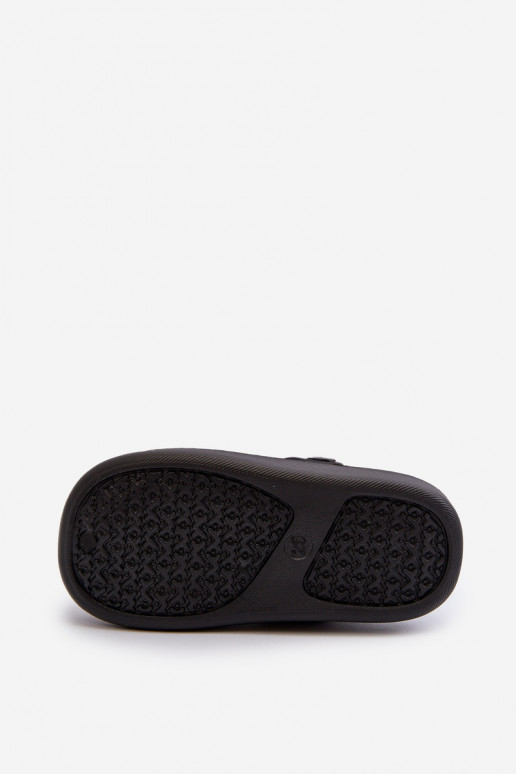 Chaussons Enfants Chaussons légers avec ornements couleur noire Opleja