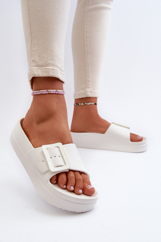 Leichte Flip-Flops mit Schnallenplattform Big Star NN274A661 in weißer Farbe Leichte Flip-Flops mit Schnallenplattform Big Star NN274A661 in weißer Farbe