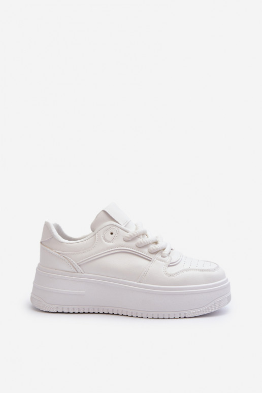 Chaussures modèle baskets avec plateforme en cuir écologique de couleur blanc Vhisper