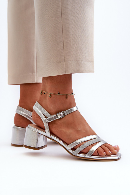 Sandales pour femmes à talon bas en cuir écologique Sergio Leone SK046 couleur argent Sandales pour femmes à talon bas en cuir écologique Sergio Leone SK046 couleur argent