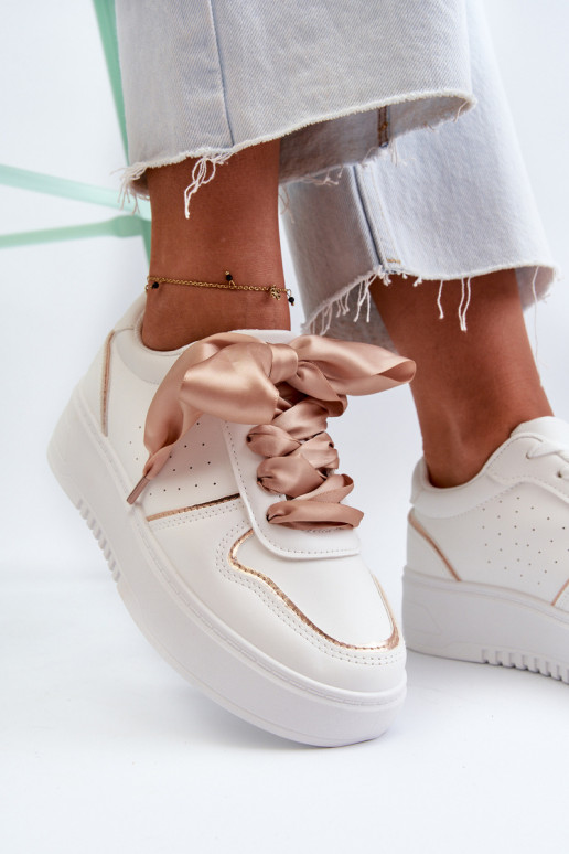 Sneakers model schoenen met plateau in witte kleur Tessama Sneakers model schoenen met plateau in witte kleur Tessama