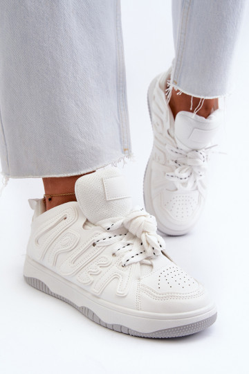 Chaussures modèle baskets en cuir écologique de couleur blanche Berilla