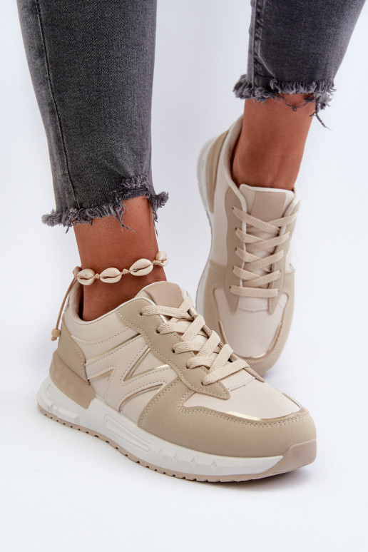 Sneakers-Modellschuhe aus beigem Öko-Leder von Kaimans Sneakers-Modellschuhe aus beigem Öko-Leder von Kaimans