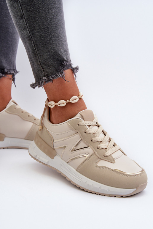 Sneakers-Modellschuhe aus beigem Öko-Leder von Kaimans Sneakers-Modellschuhe aus beigem Öko-Leder von Kaimans