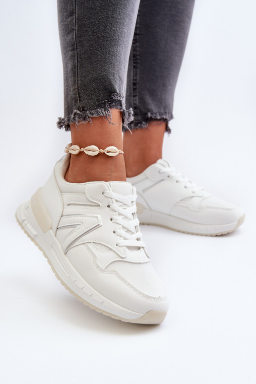 Sneakers-Modellschuhe aus Öko-Leder in der Farbe Weiß von Vinelli Sneakers-Modellschuhe aus Öko-Leder in der Farbe Weiß von Vinelli