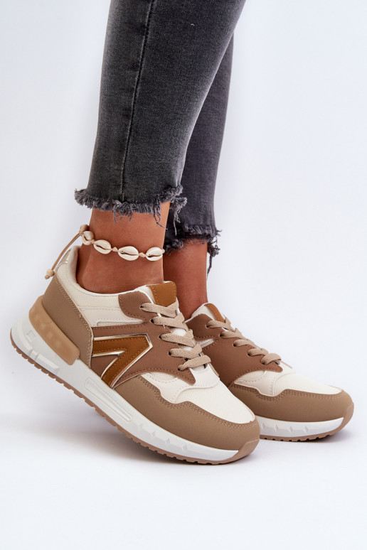 Sneakers-Modellschuhe aus braunem Öko-Leder von Vinelli Sneakers-Modellschuhe aus braunem Öko-Leder von Vinelli