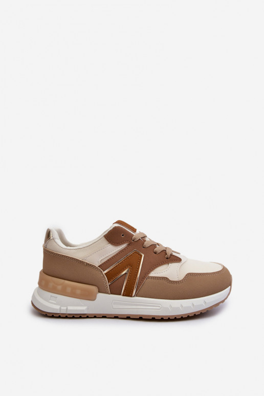 Sneakers-Modellschuhe aus braunem Öko-Leder von Vinelli Sneakers-Modellschuhe aus braunem Öko-Leder von Vinelli