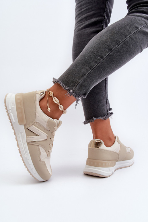Sneakers-Modellschuhe aus beigem Öko-Leder von Vinelli Sneakers-Modellschuhe aus beigem Öko-Leder von Vinelli