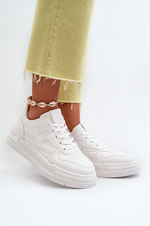 Chaussures modèle baskets avec plateforme en éco-cuir de couleur blanche Lynnette Chaussures modèle baskets avec plateforme en éco-cuir de couleur blanche Lynnette