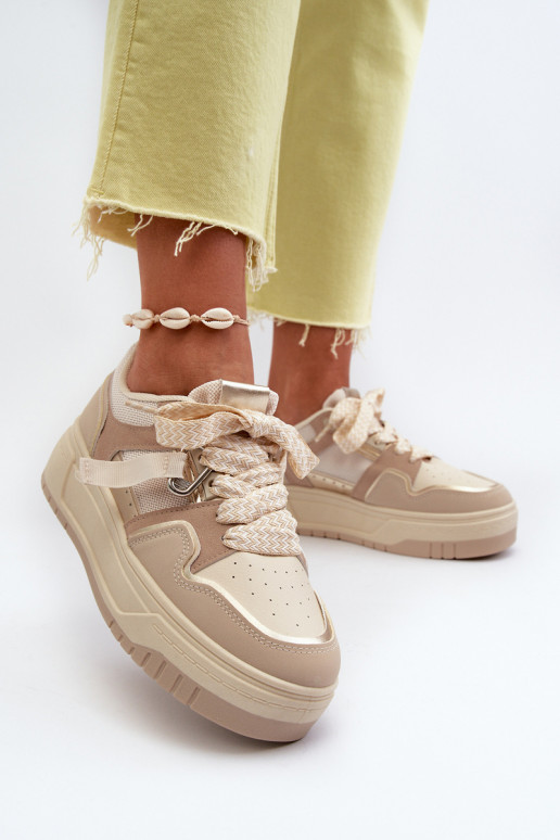 Sneakers-Modellschuhe mit Plateau aus beigem Öko-Leder von Moun Sneakers-Modellschuhe mit Plateau aus beigem Öko-Leder von Moun