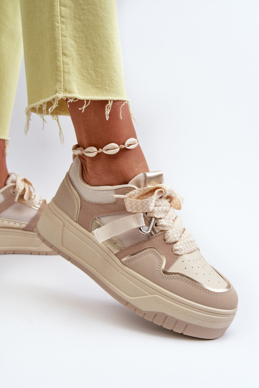 Sneakers-Modellschuhe mit Plateau aus beigem Öko-Leder von Moun Sneakers-Modellschuhe mit Plateau aus beigem Öko-Leder von Moun