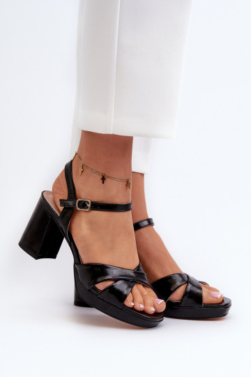 Damen schwarze Sandalen mit Absatz aus Kunstleder Jatine 2
