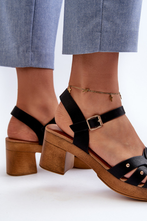 Damensandalen mit Absatz aus Öko-Leder in der Farbe Assames-Schwarz