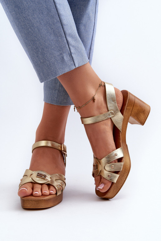 Sandales à talons pour femmes en éco-cuir de couleur dorée Assames Sandales à talons pour femmes en éco-cuir de couleur dorée Assames