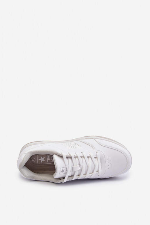 Chaussures modèle baskets en cuir écologique de couleur blanche Radikalle