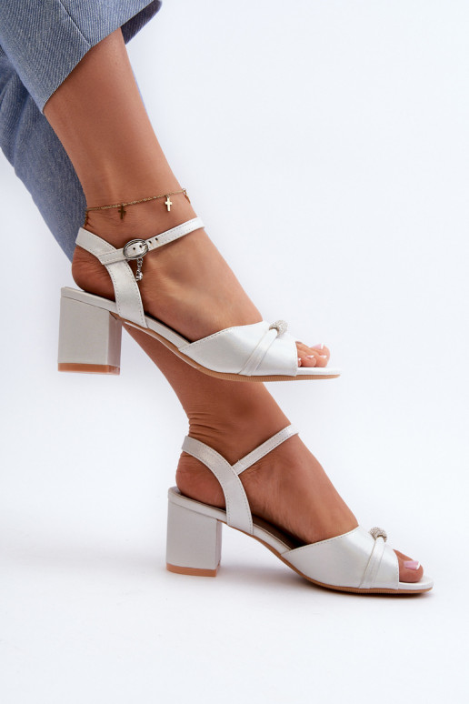 Sandales pour femmes Eko à talons avec de beaux détails de couleur argent Narhi