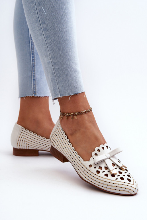 Opengewerkte ballerina's met linten in wit Instabiel
