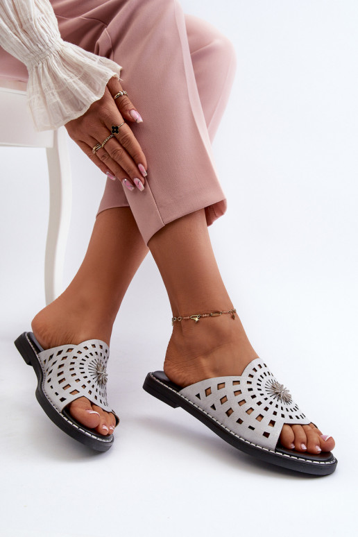 avec brillance Chaussons pour femmes à talons larges avec ornements couleur argent Ebirena