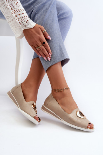 Chaussures à talons dorées avec ornements en simili cuir Biolita 2