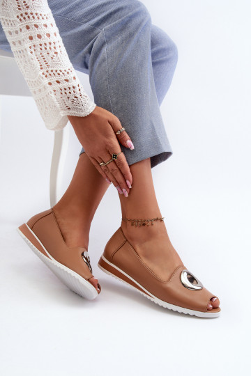 Sandfarbene Schuhe mit Ornamenten aus Kunstleder Biolita 2