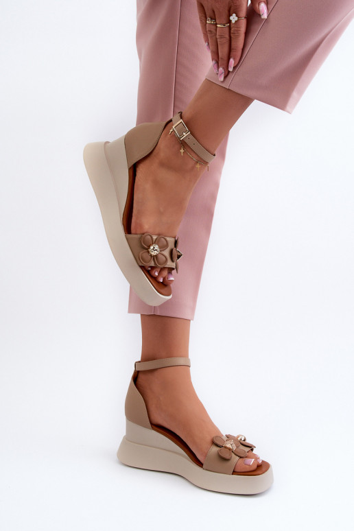 Sandales femme à plateforme I Koturnie à fleurs beige Foviana Sandales femme à plateforme I Koturnie à fleurs beige Foviana