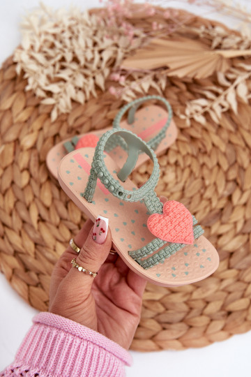 Sandalen für Kinder mit Herzen 81997 Ipanema My First Baby grüne Farbe