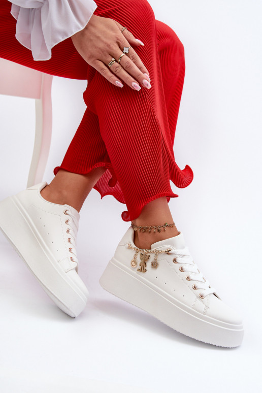 Chaussures modèle baskets avec plateforme en blanc Tivissa Chaussures modèle baskets avec plateforme en blanc Tivissa