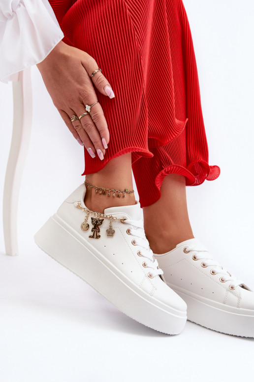 Chaussures modèle baskets avec plateforme en blanc Tivissa Chaussures modèle baskets avec plateforme en blanc Tivissa