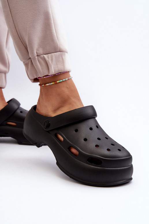 Chaussons légers Chaussons pour femmes à semelles massives tendance de couleur noir Danollia