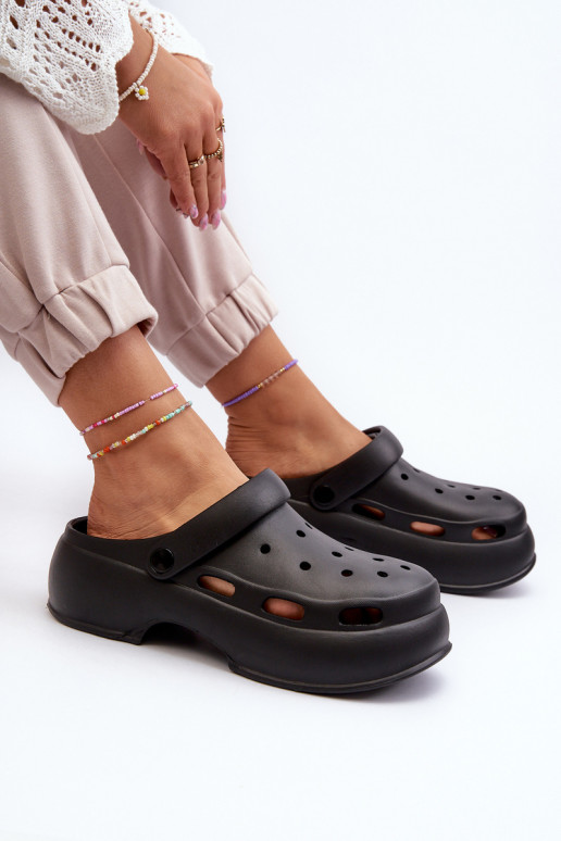 Chaussons légers Chaussons pour femmes à semelles massives tendance de couleur noir Danollia