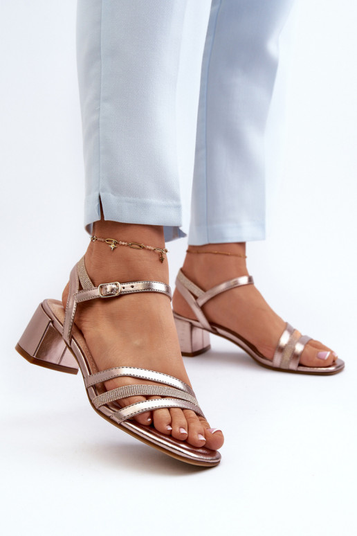 Damensandalen mit niedrigem Absatz aus Öko-Leder Sergio Leone SK046 in Roségold Damensandalen mit niedrigem Absatz aus Öko-Leder Sergio Leone SK046 in Roségold