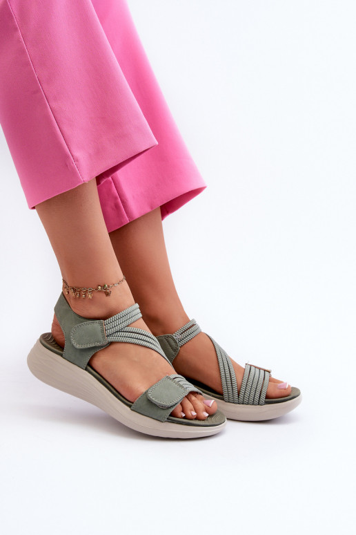 Comfortabele sandalen met zelfklevende sluitingen in groene kleur Eladora