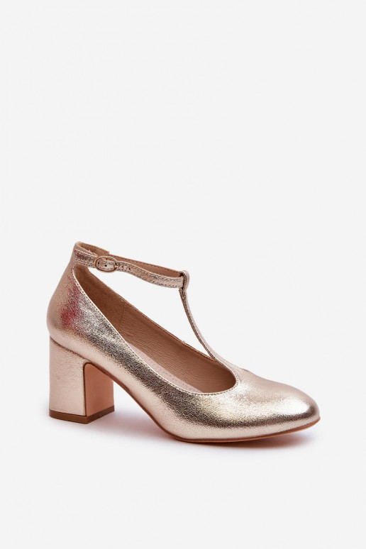 Schuhe aus Öko-Leder mit Absätzen in der Farbe Gold von Raniyah