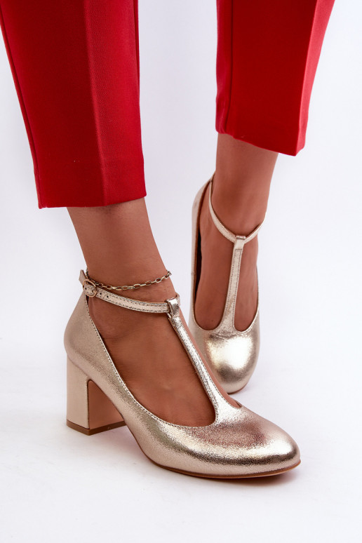 Chaussures en éco-cuir à talons de couleur or Raniyah