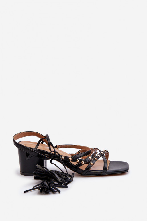 Ozdobione Schnürsandalen mit niedrigem Absatz in Schwarz Chrisele Ozdobione Schnürsandalen mit niedrigem Absatz in Schwarz Chrisele