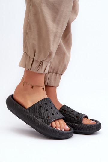 Chaussons légers à semelle massive de couleur noire Beula