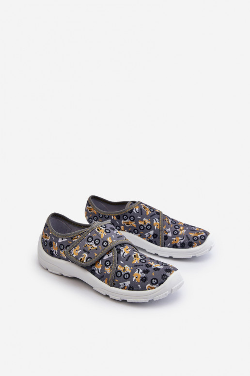 Chaussons confortables pour garçon avec attaches adhésives Befado 974Y552 gris Chaussons confortables pour garçon avec attaches adhésives Befado 974Y552 gris