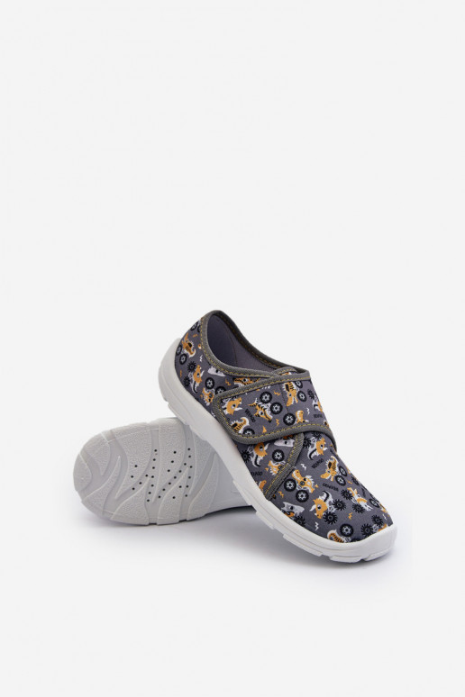 Bequeme Hausschuhe für Jungen mit Klebeverschlüssen Befado 974Y552 grau