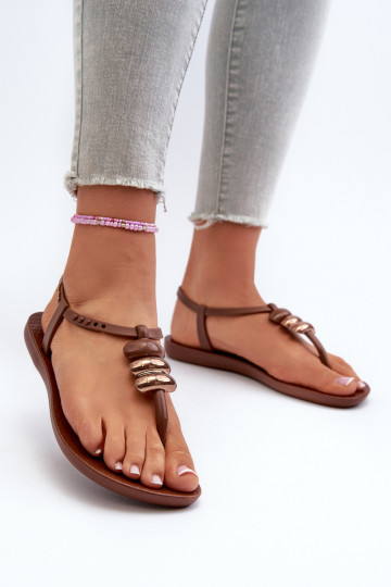 Platte sandalen 83507 Ipanema Class Blown Up Sandal Fem bruine kleur