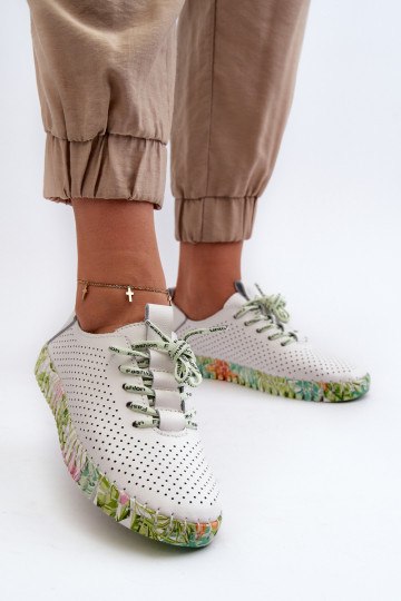 Chaussures Sznurowe en blanc Farnalea