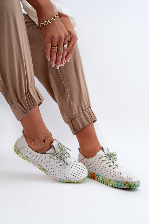 Chaussures Sznurowe en blanc Farnalea