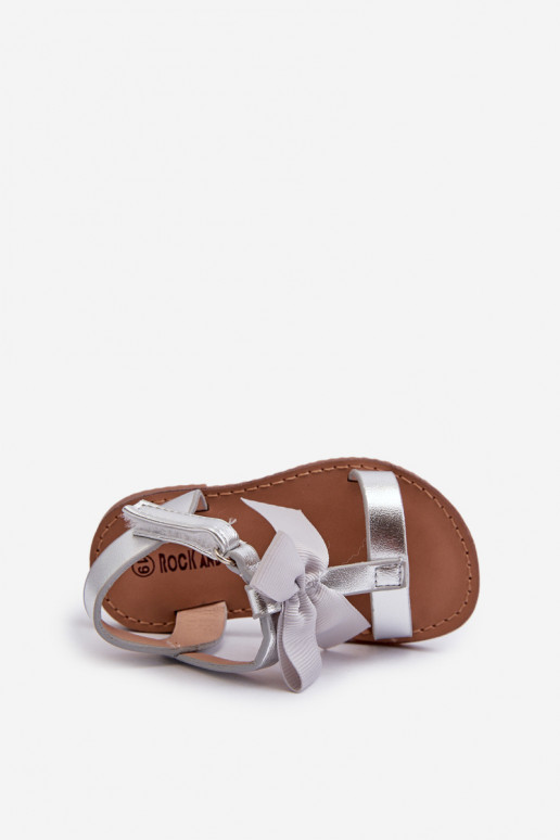 Sandalen Kinder met linten met zelfklevende sluitingen zilverkleur Joratia Sandalen Kinder met linten met zelfklevende sluitingen zilverkleur Joratia